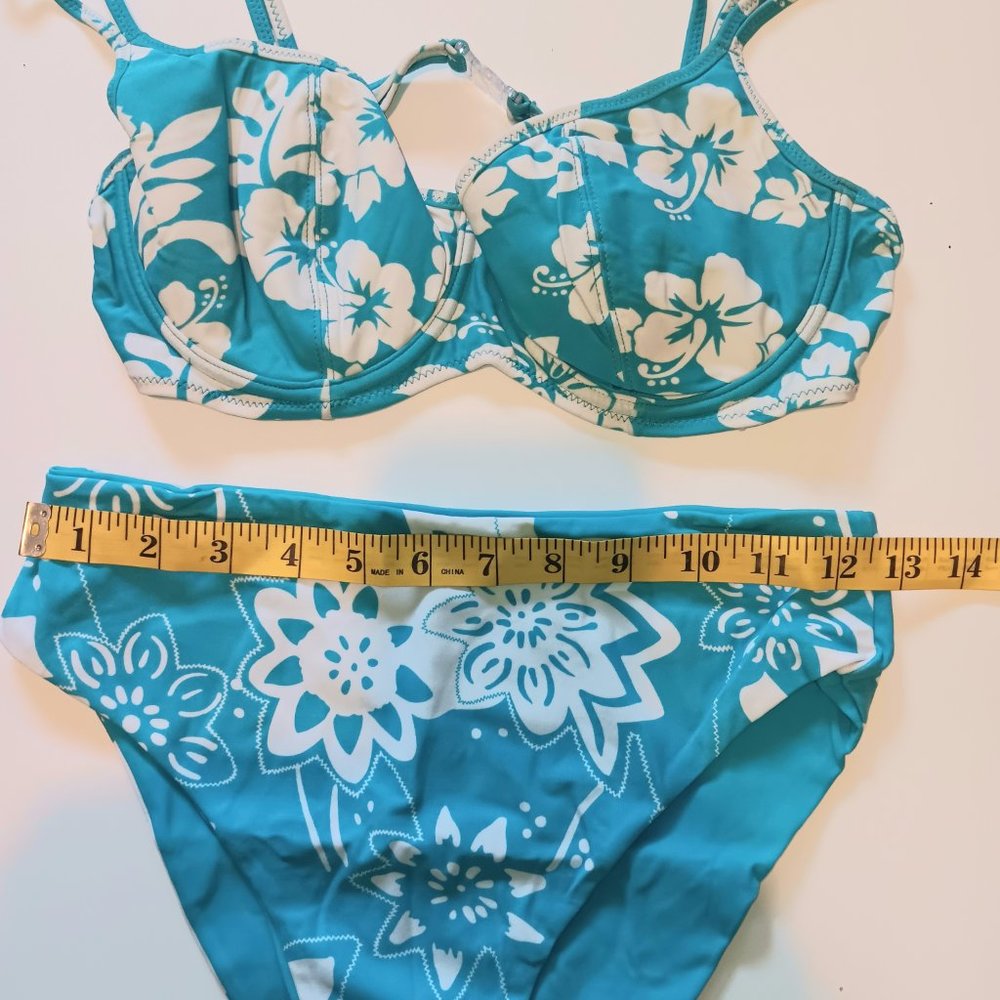 Swimsuit - Picture 3 of 3